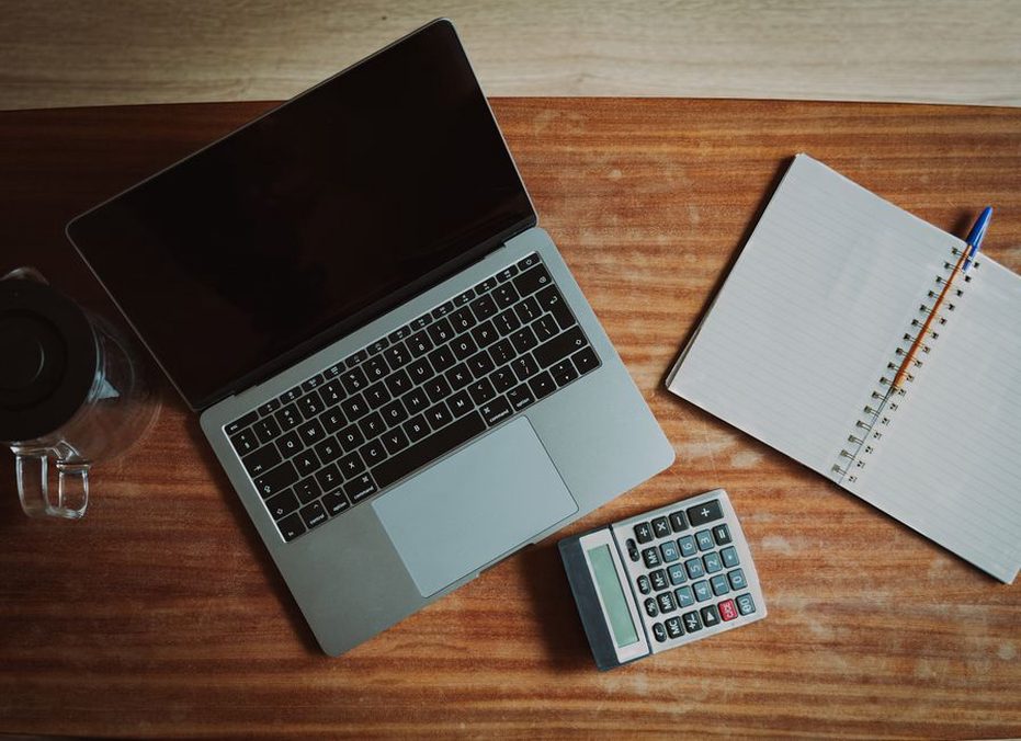 Factures internet comparées à l’aide d’un carnet