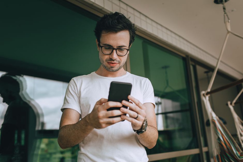 Une lettre sur les animaux consultée sur téléphone