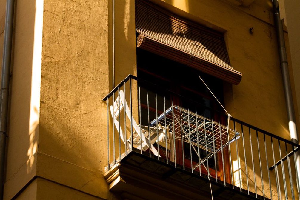 Un balcon dégagé avant l’installation des pots