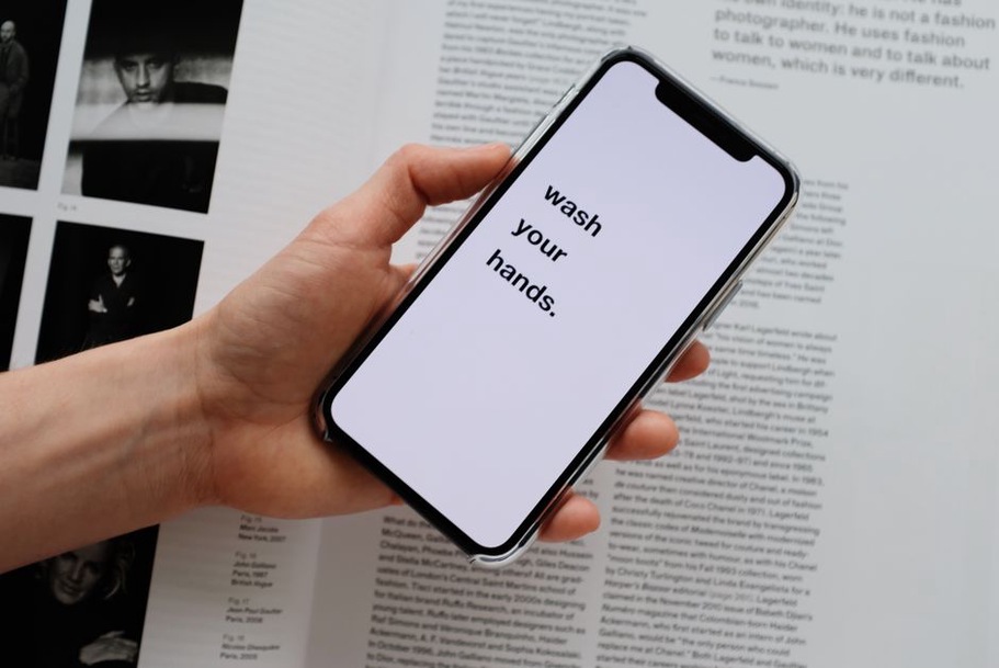 Les informations essentielles restent lisibles sur téléphone